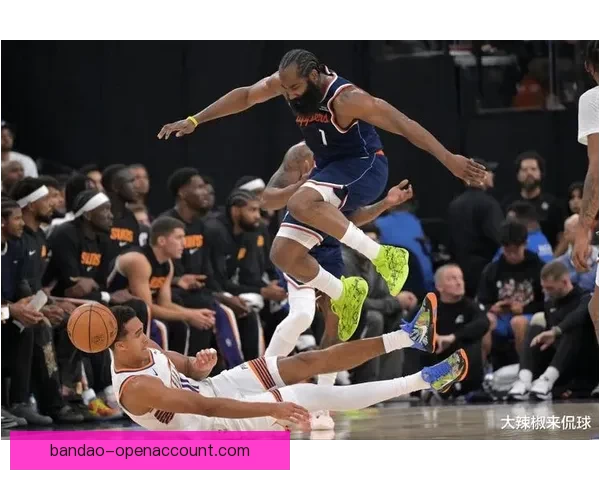 泰伦-卢率快船大逆转24分赢球迎生涯常规赛400胜成现役主帅第八人