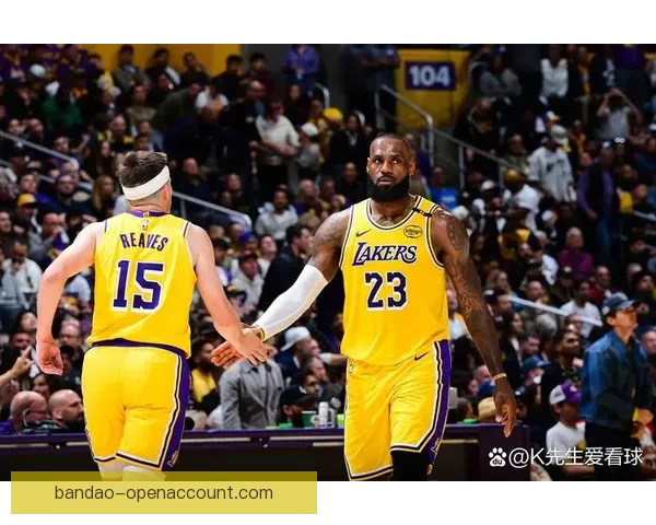 湖人惜败活塞老詹肯定全队韧性 里夫斯称喜欢球队竞争态度